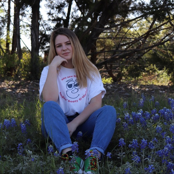 Meet your Posher, Quinn - Picture 1 of 1